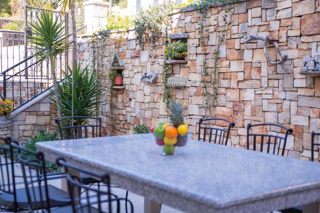 Villa Sun Garden - 4 Star Villa With Heated Swimming Pool, Quiet Bay, Bbq, 50M From The Sea Milna  Εξωτερικό φωτογραφία