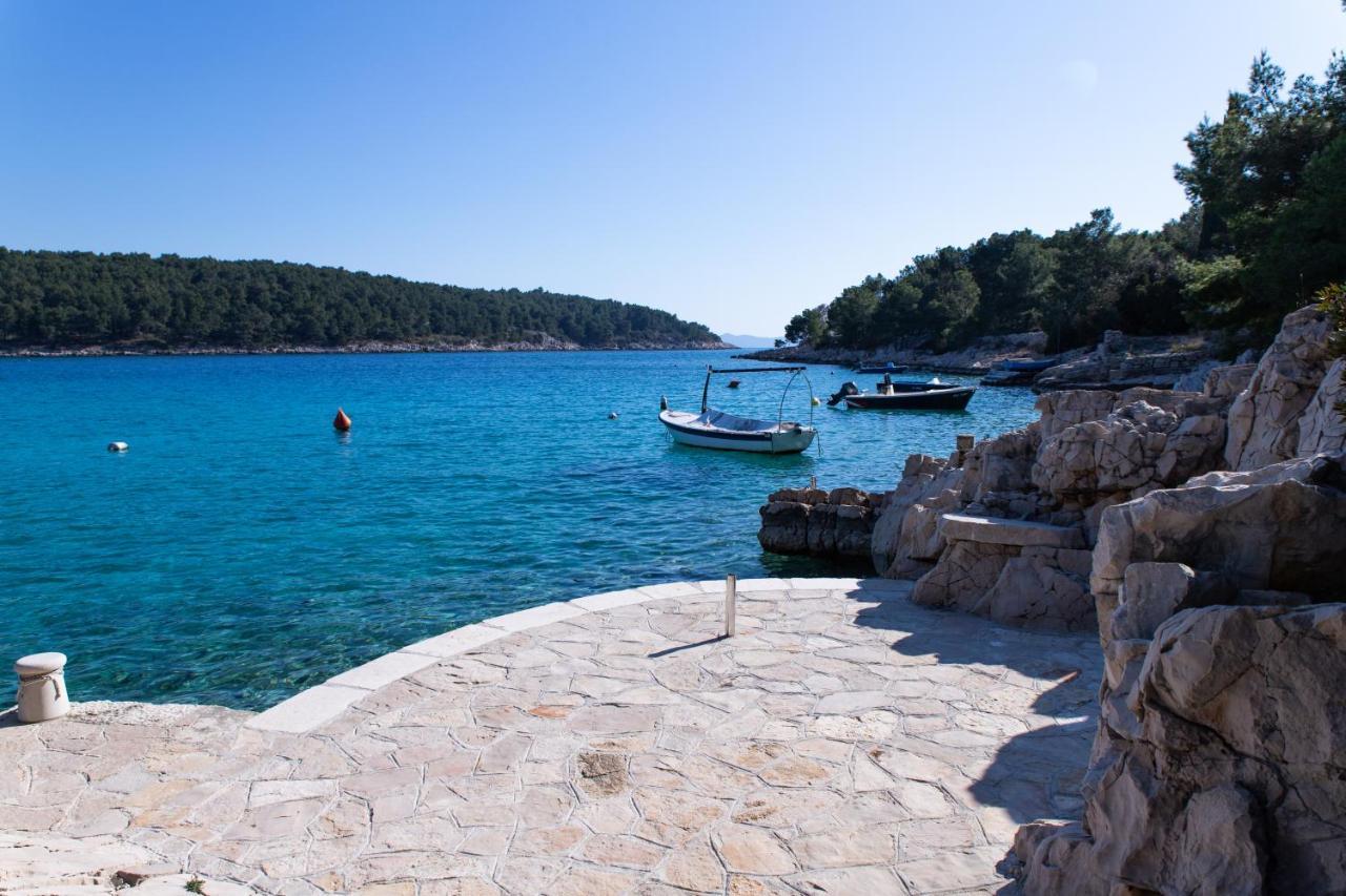 Villa Sun Garden - 4 Star Villa With Heated Swimming Pool, Quiet Bay, Bbq, 50M From The Sea Milna  Εξωτερικό φωτογραφία