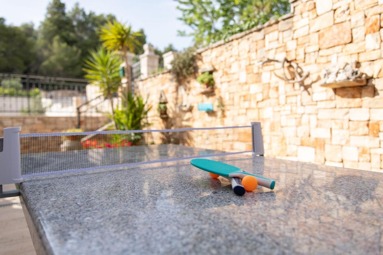Villa Sun Garden - 4 Star Villa With Heated Swimming Pool, Quiet Bay, Bbq, 50M From The Sea Milna  Εξωτερικό φωτογραφία