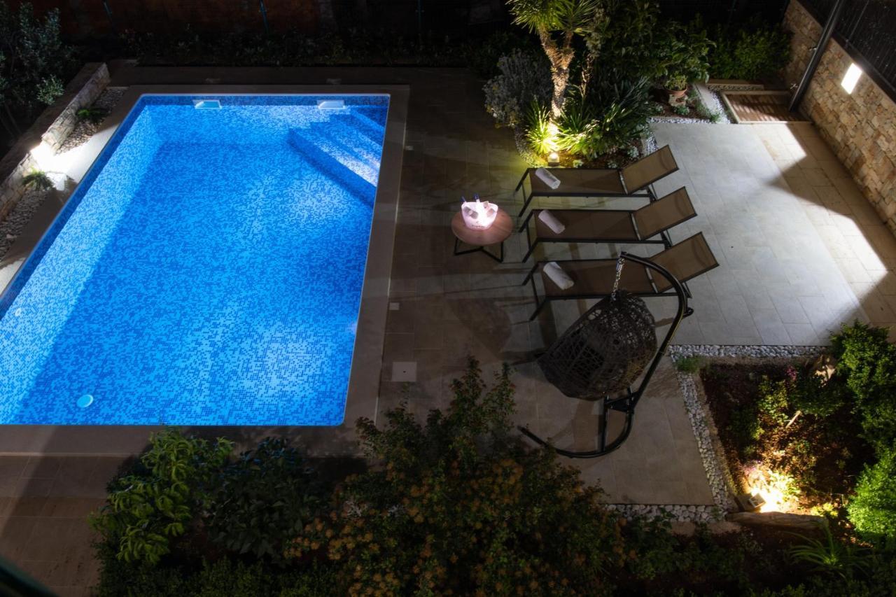 Villa Sun Garden - 4 Star Villa With Heated Swimming Pool, Quiet Bay, Bbq, 50M From The Sea Milna  Εξωτερικό φωτογραφία